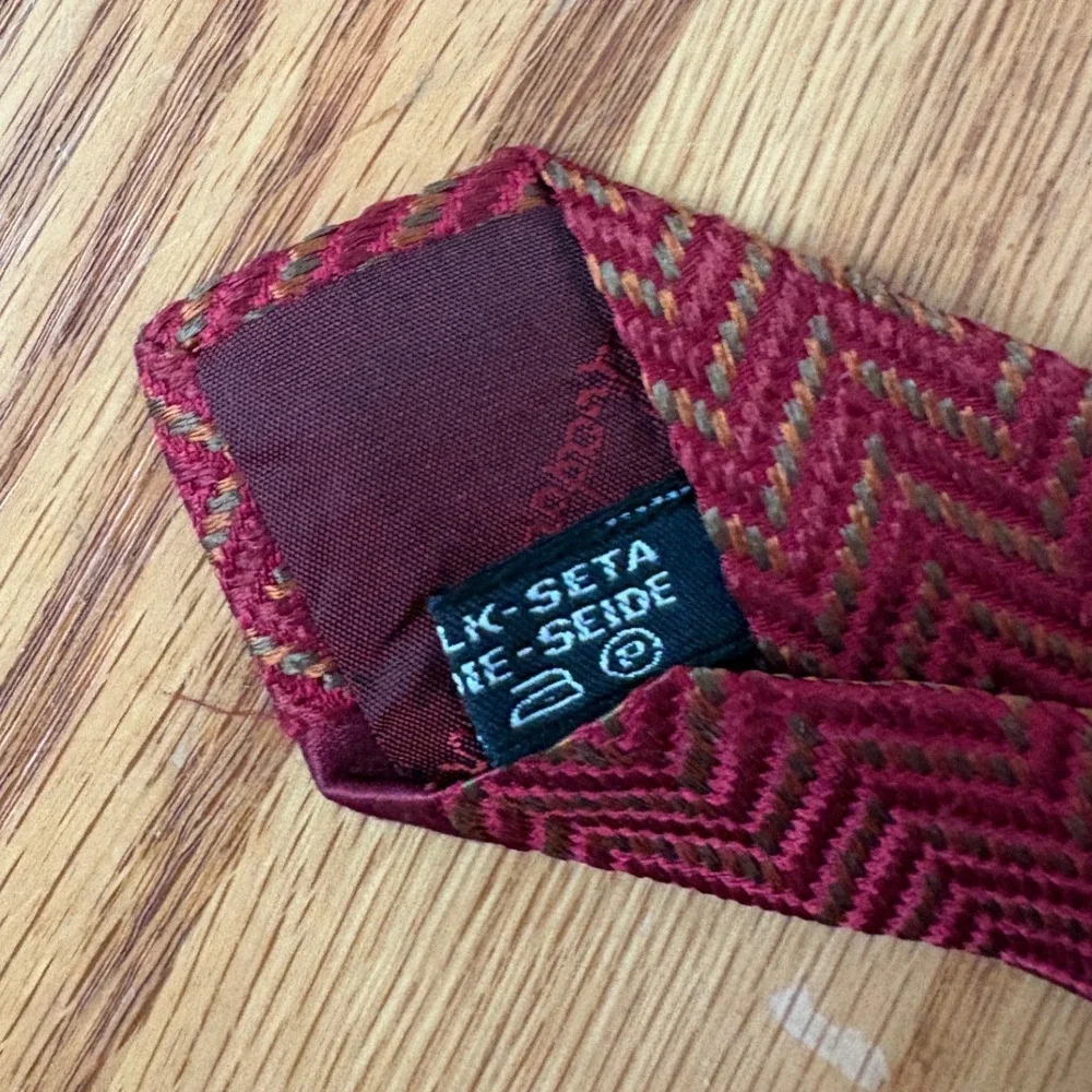 Salvatore Ferragamo 100% silk